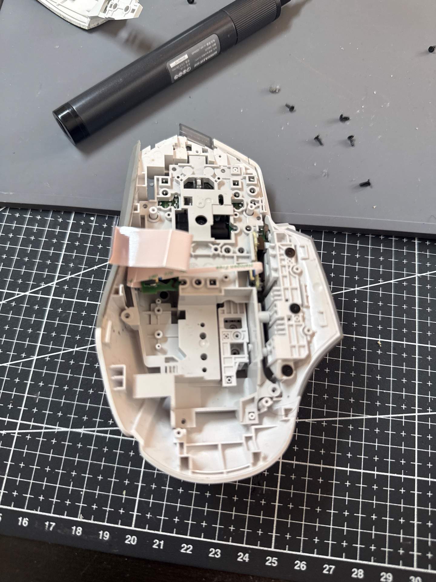 g502x中键不好用+ 更换左侧按键片 实拍图
