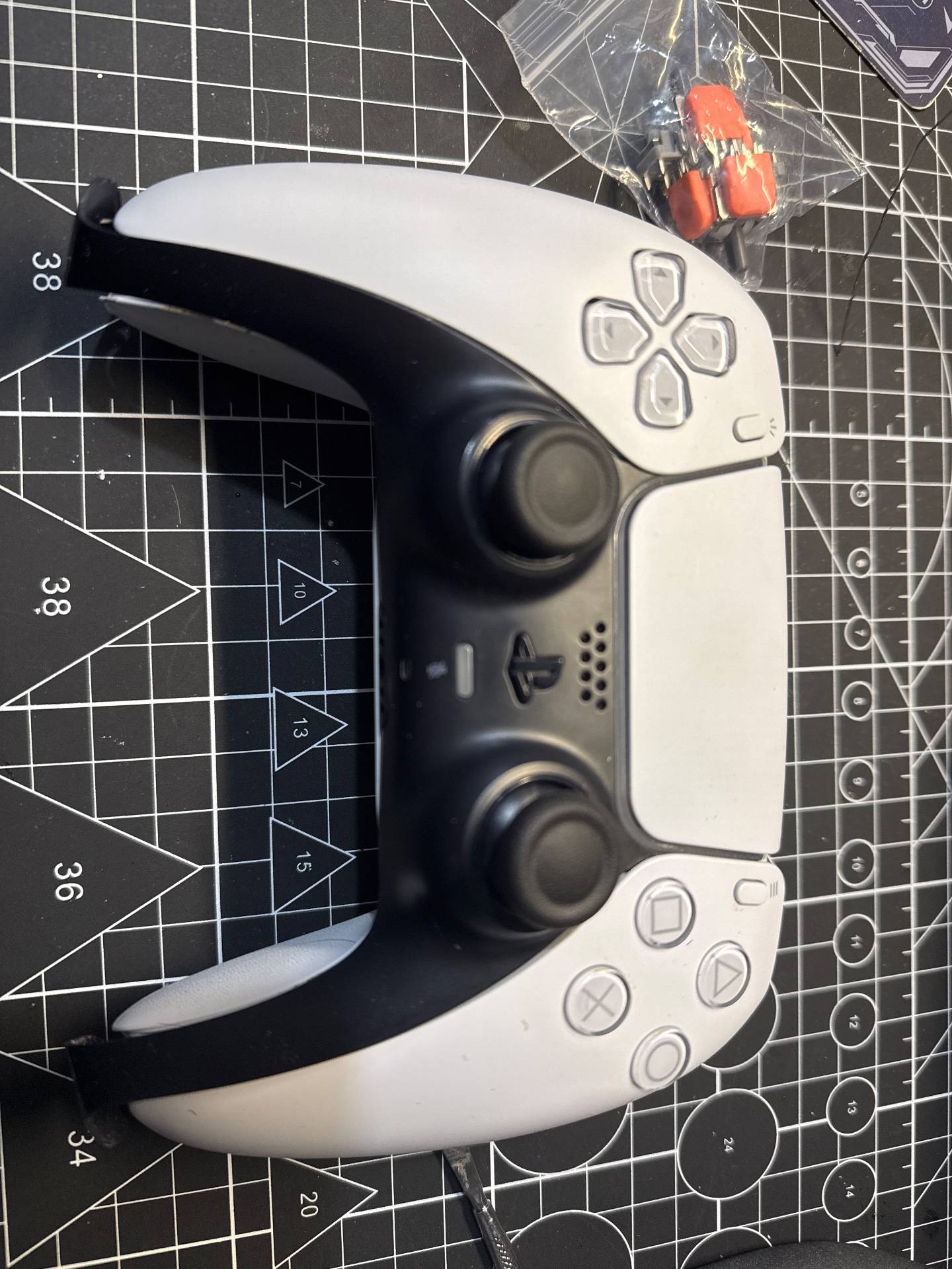 Ps5手柄更换左右六代摇杆 实拍图