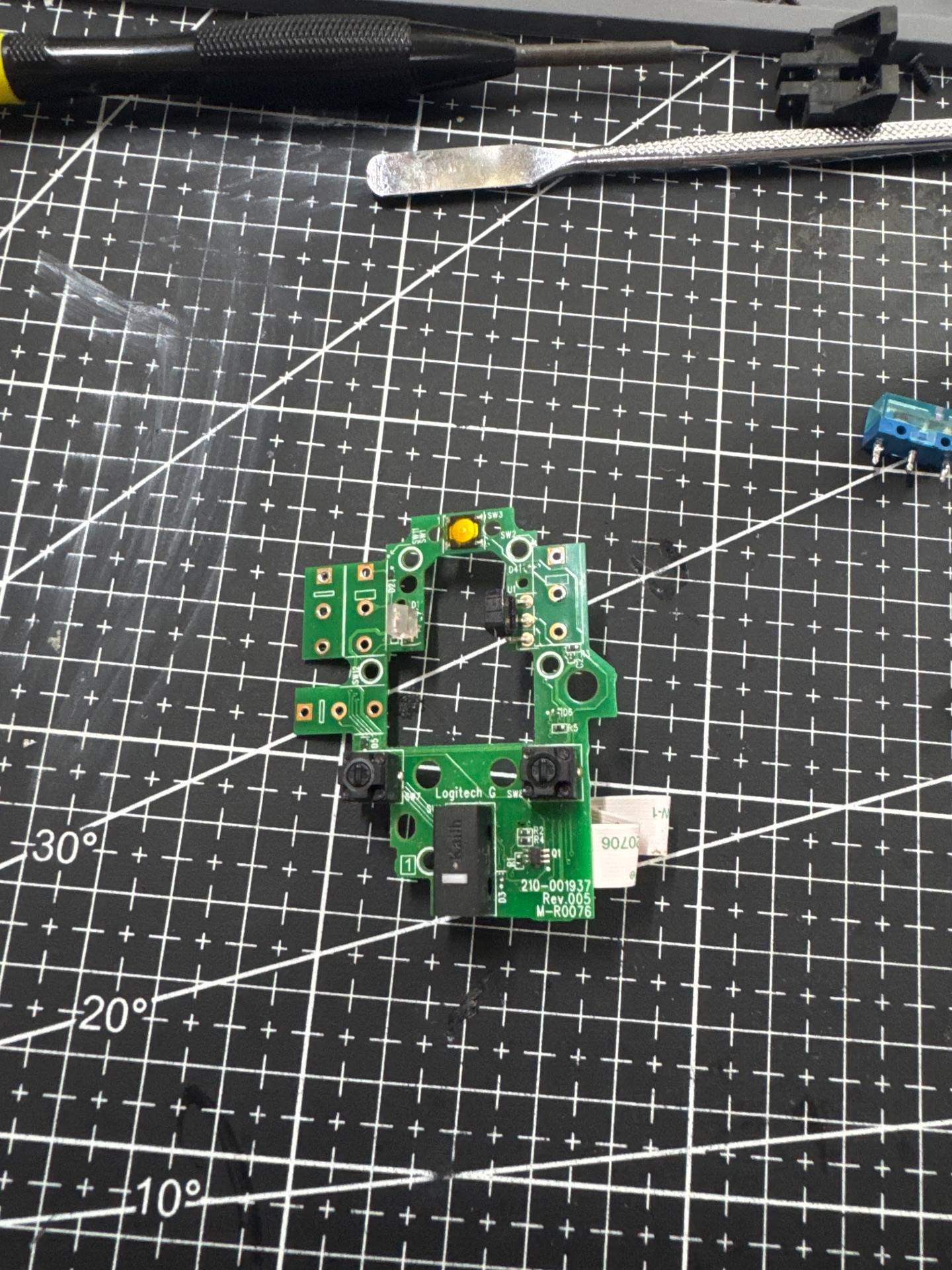 罗技G502 无线左右更换静音微动（棕黄）+ DPI按键更换 实拍图