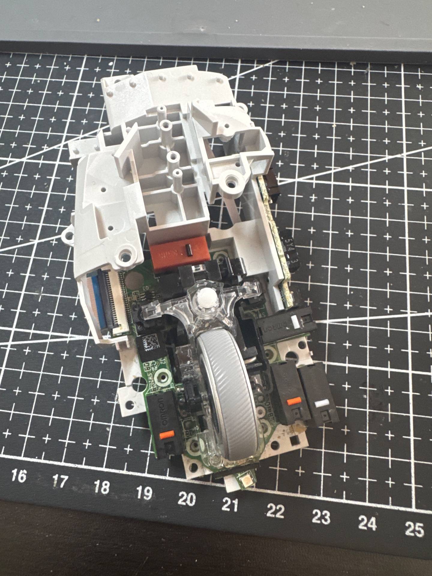 g502x中键不好用+ 更换左侧按键片 实拍图