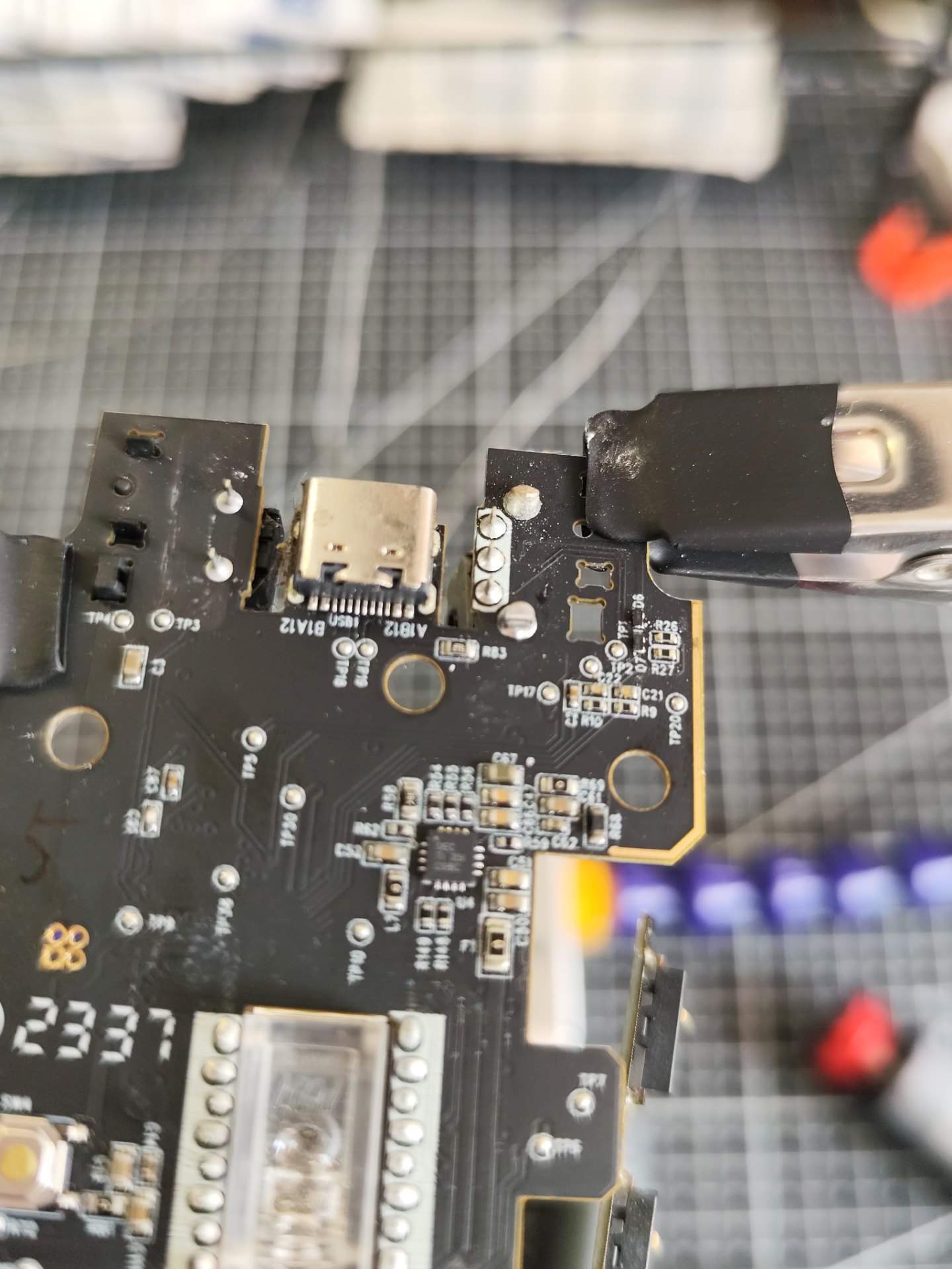 雷蛇毒蝰 V2 更换滚轮编码器 实拍图