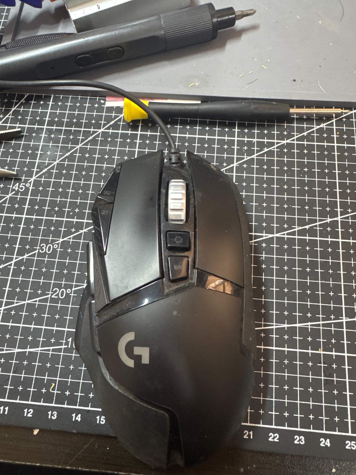 客户： g502左键有问题修下需要得多少钱 实拍图
