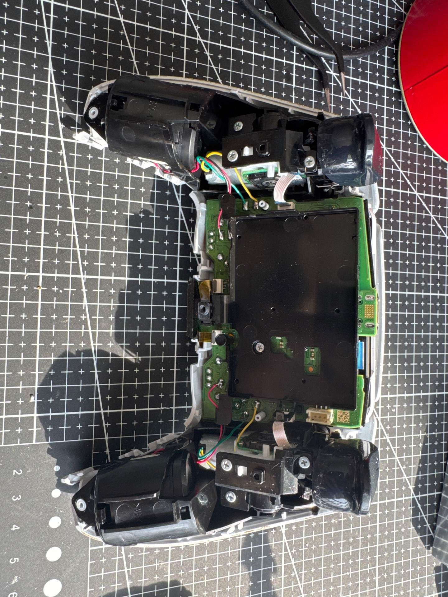 PS5手柄更换两个六代tmr摇杆 实拍图 3