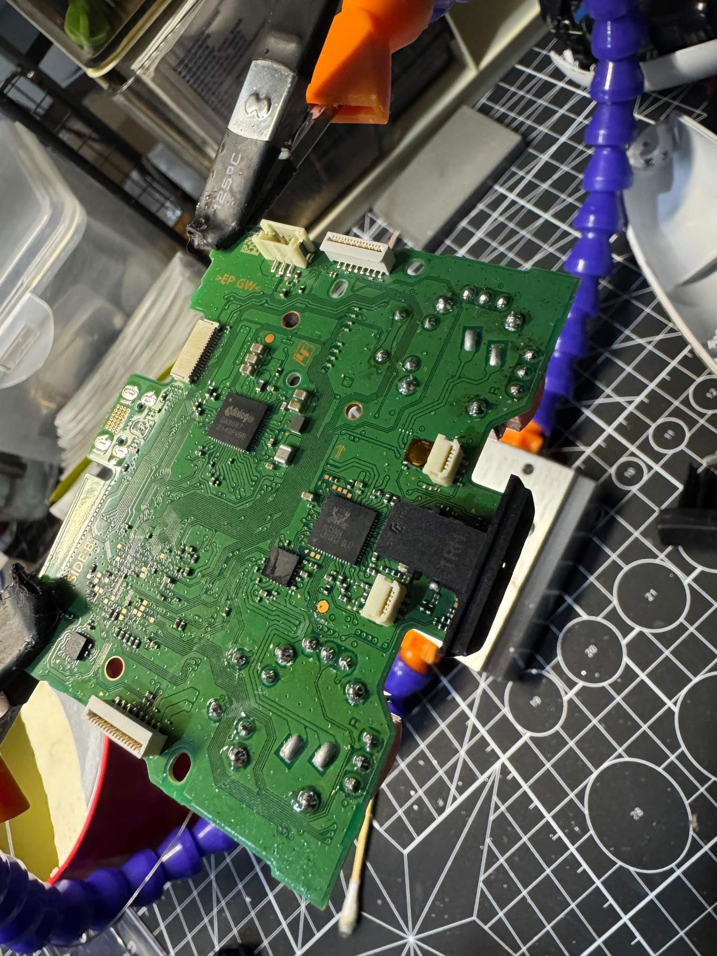 Ps5手柄更换左右六代摇杆 实拍图