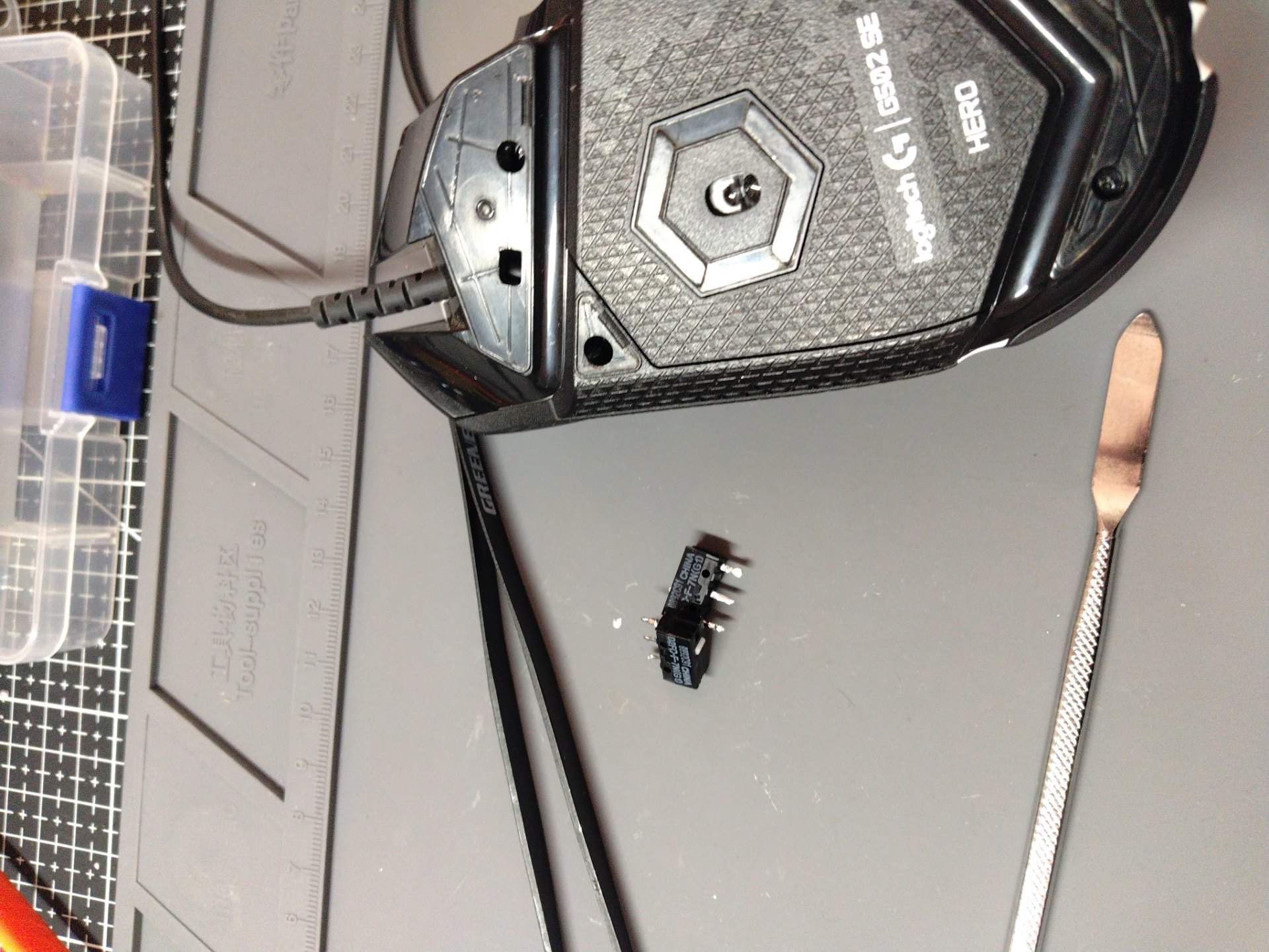 罗技G502更换左右蓝点微动+新脚贴罗技G502更换左右蓝点微动+新脚贴 实拍图 3