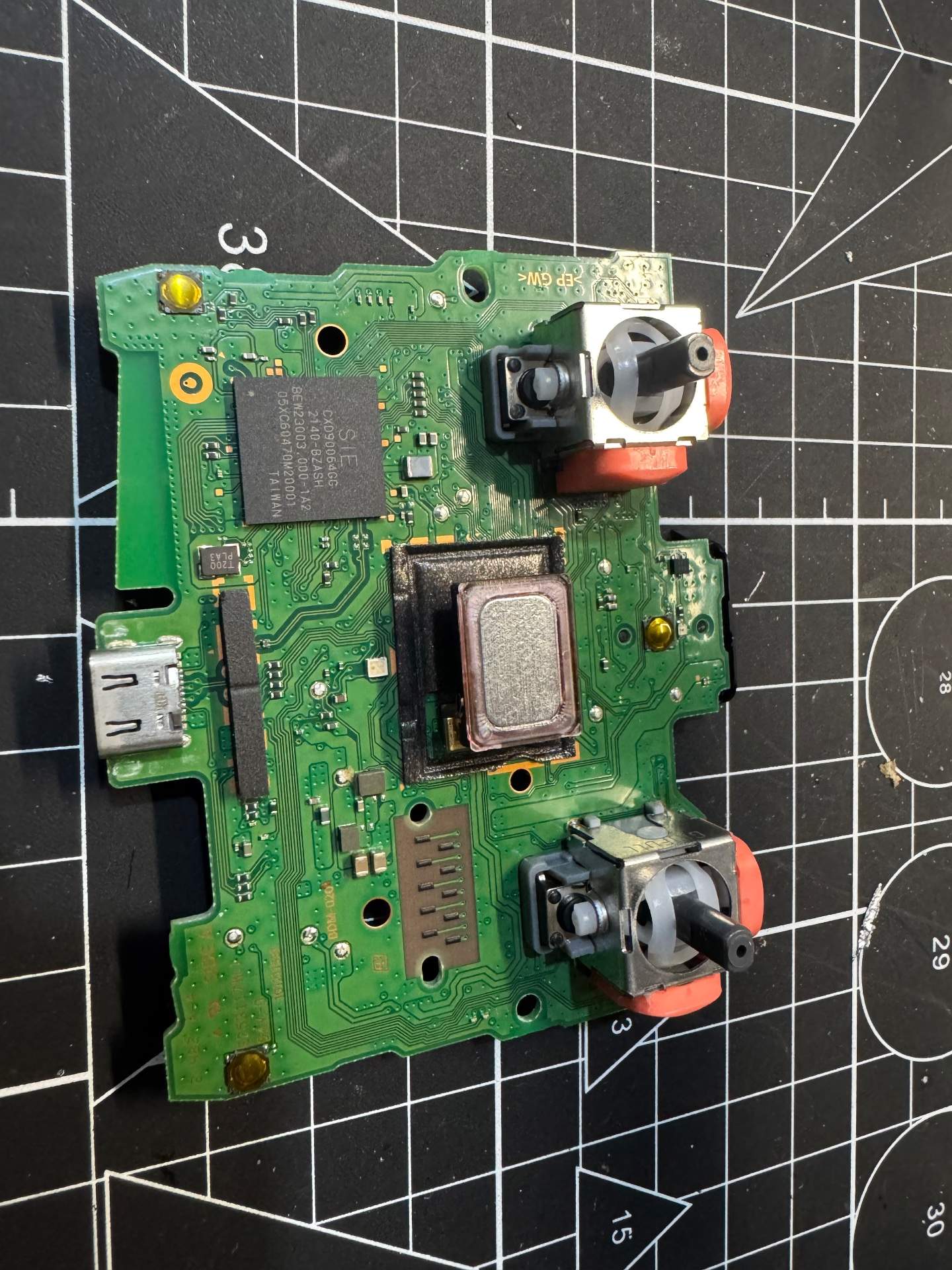 XBox 更换六代摇杆 实拍图
