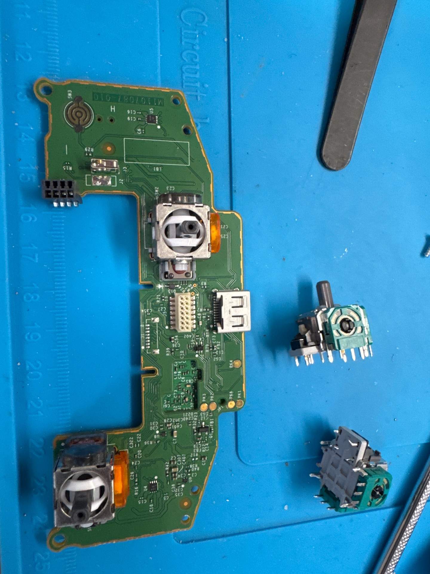 xbox更换一对五代tmr摇杆，锦富 实拍图