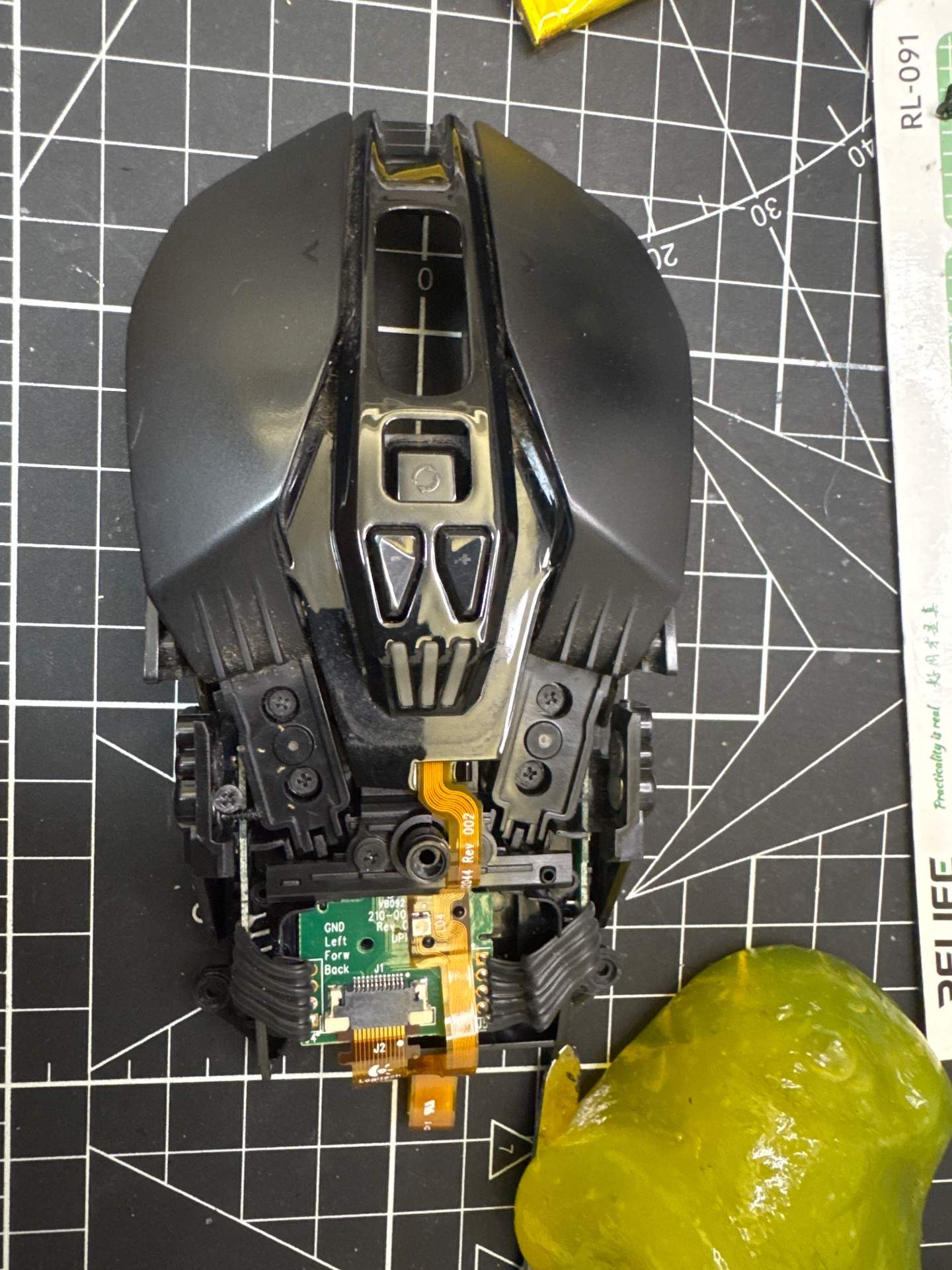 罗技 G903 Hero 左键连击晃动，内部有声音，不知道是啥，然后需要清洁 实拍图