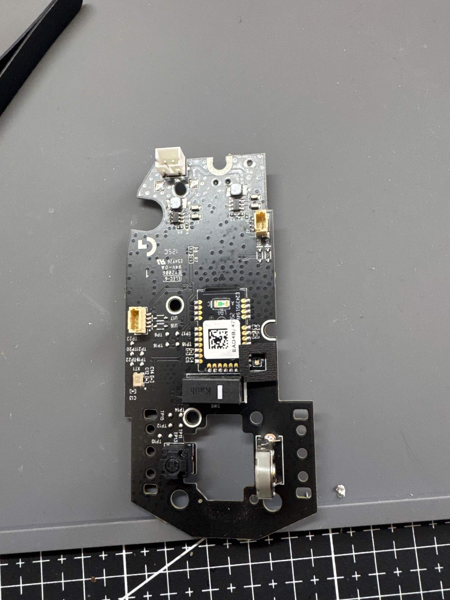ROG 月刃和罗 g 304 技更换滚轮编码器 实拍图