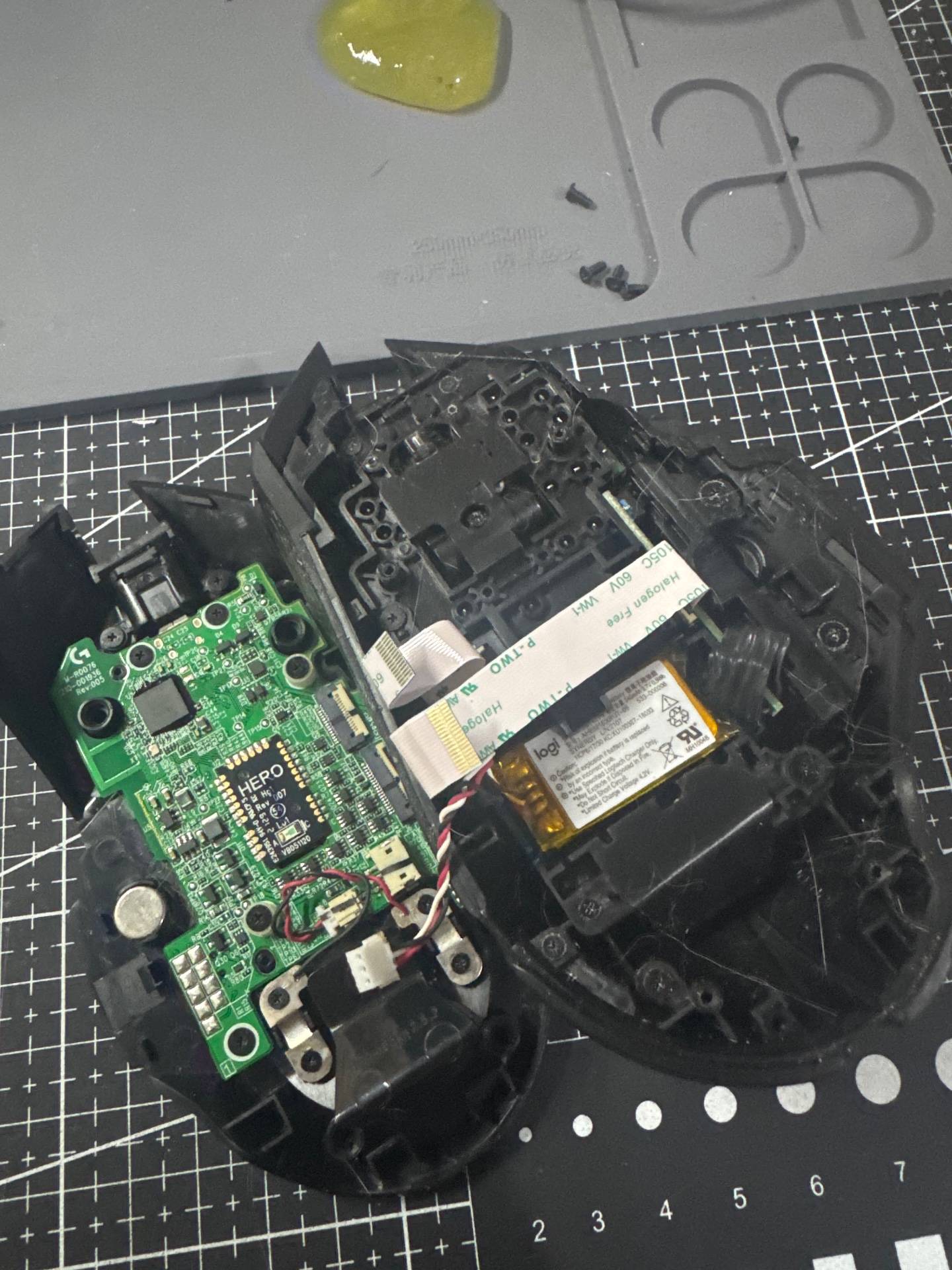 无线G502更换微动和编码器 实拍图