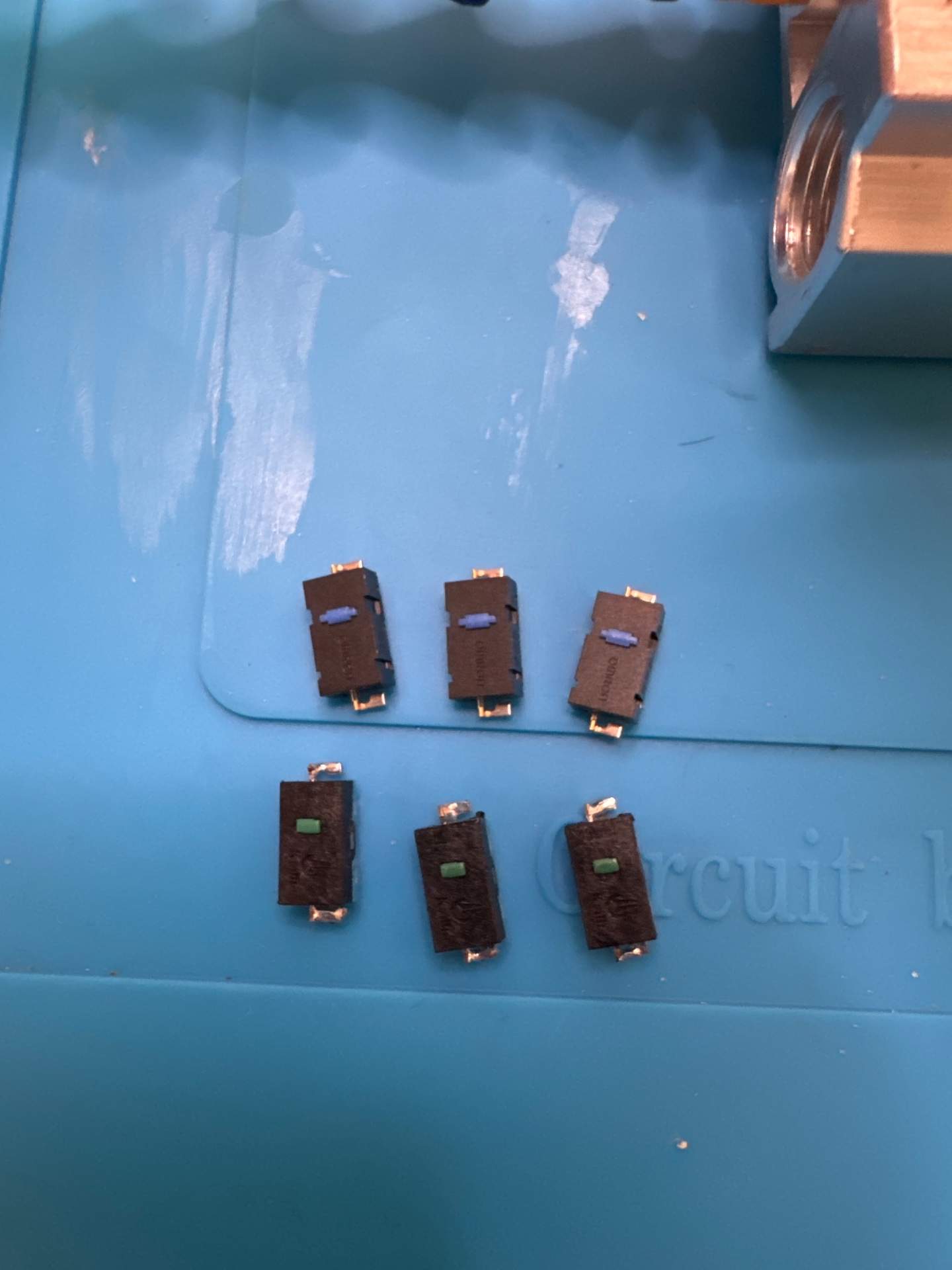 G502侧键双击，有时候不双击，喷了wd40就能好，然后过两天又双击，需要维修 实拍图