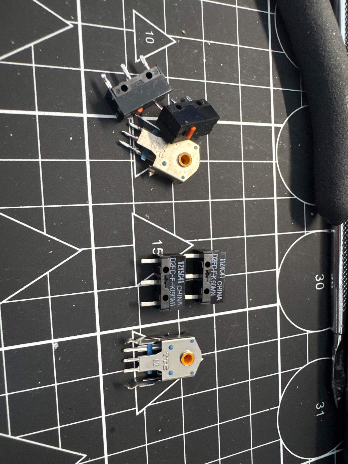 （客户自行邮寄）迈从A5V2u更换左红右蓝微动➕编码器 实拍图 3
