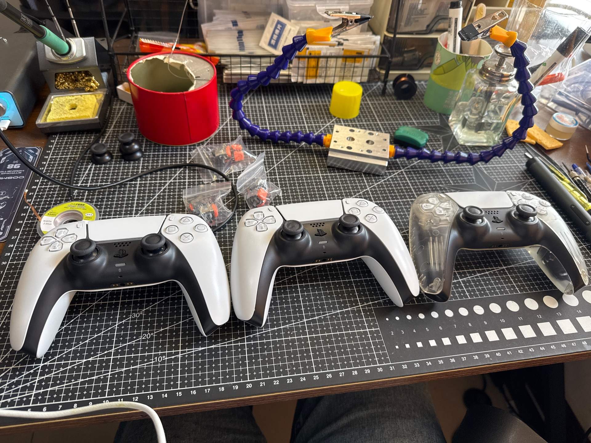三个PS5和两个switch维修（switch更换摇杆） 实拍图
