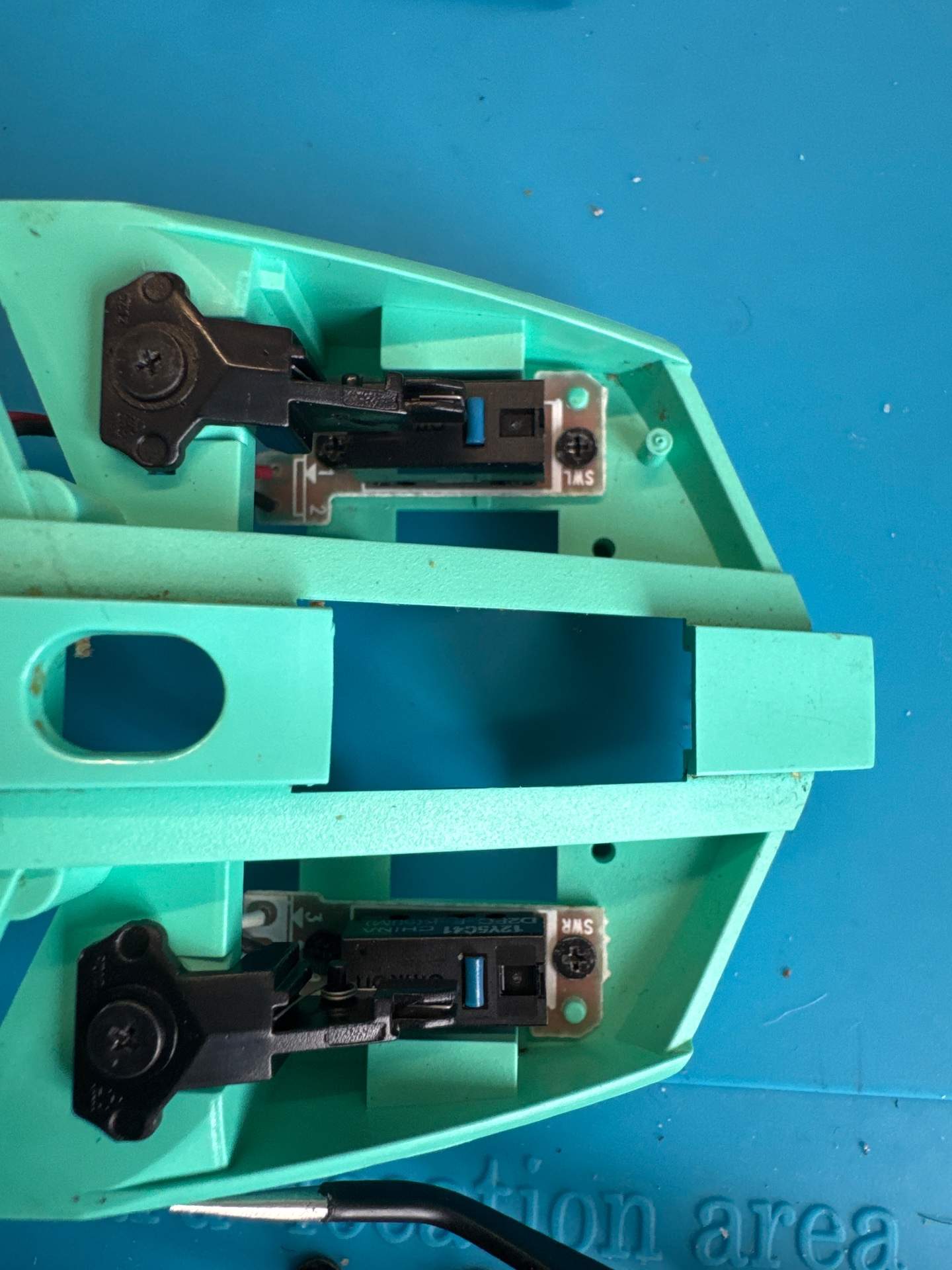 罗技g304 升级左右微动 实拍图 1