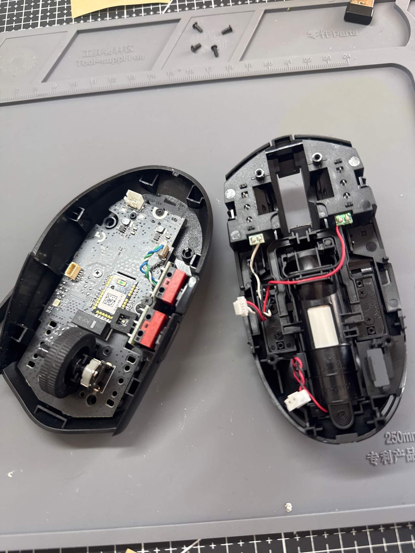 ROG 月刃和罗 g 304 技更换滚轮编码器 实拍图