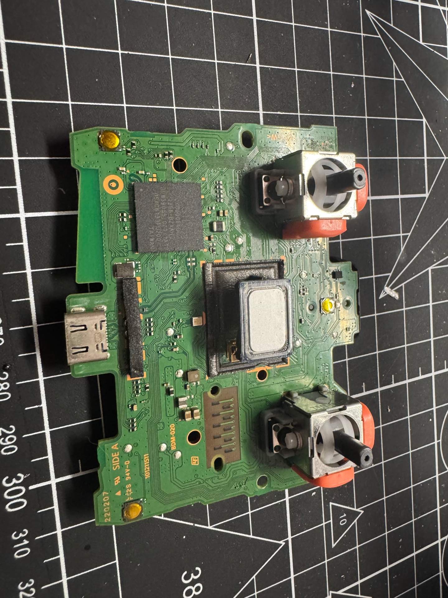 ps5维修更换摇杆+麦克风排线 实拍图