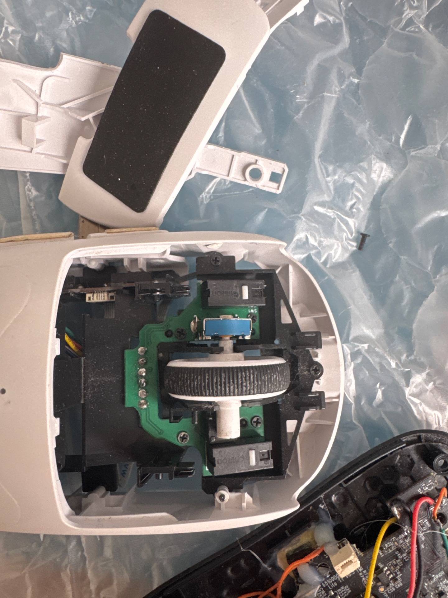 罗技 GPW2 的外壳，内部为雷蛇主板鼠标 滚轮回滚维修-广东省河源傅先生 实拍图 2