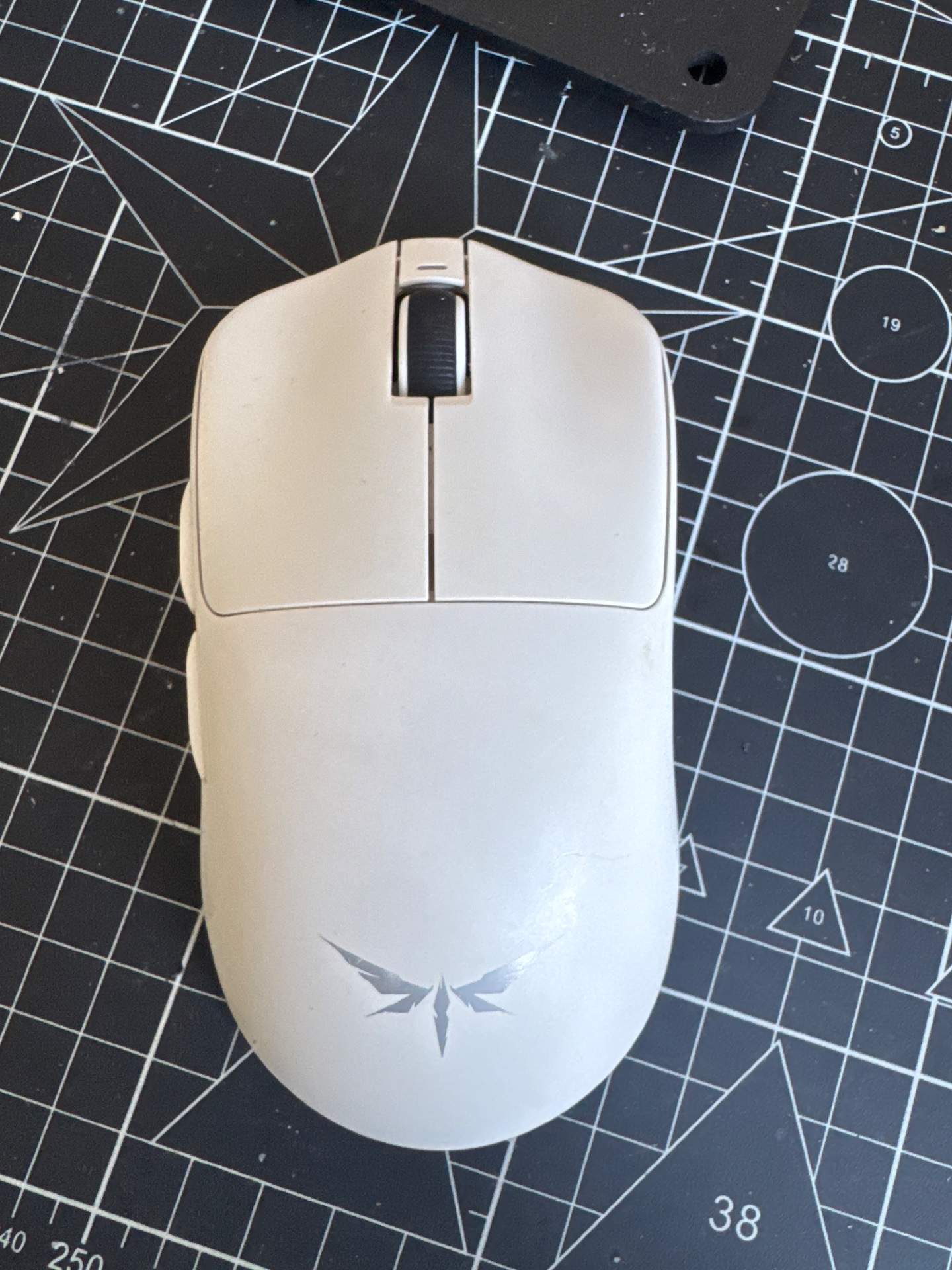 蜻蜓f1moba-玩游戏的时候发现好像不能第一次长按会断触，或者拖动桌面图标的时候也会断触 实拍图