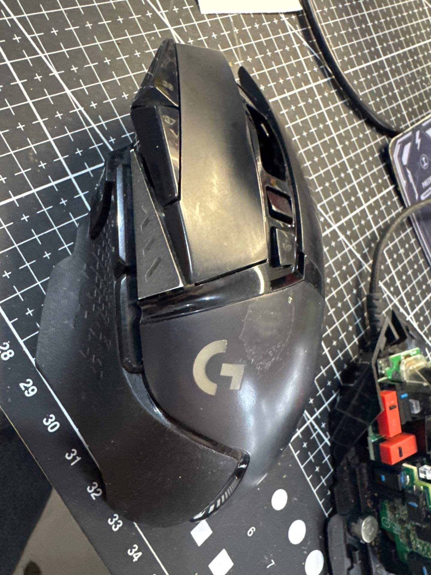 客户反馈罗技G502有线款外壳坏了能换嘛，内微动我换了但是手艺太辣没焊好能重新焊一下 中框更换 实拍图 2