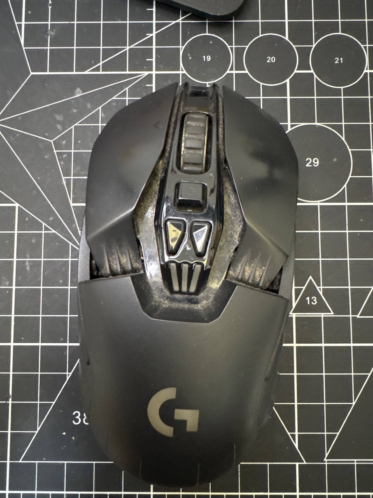 罗技 G903 Hero 左键连击晃动，内部有声音，不知道是啥，然后需要清洁 实拍图