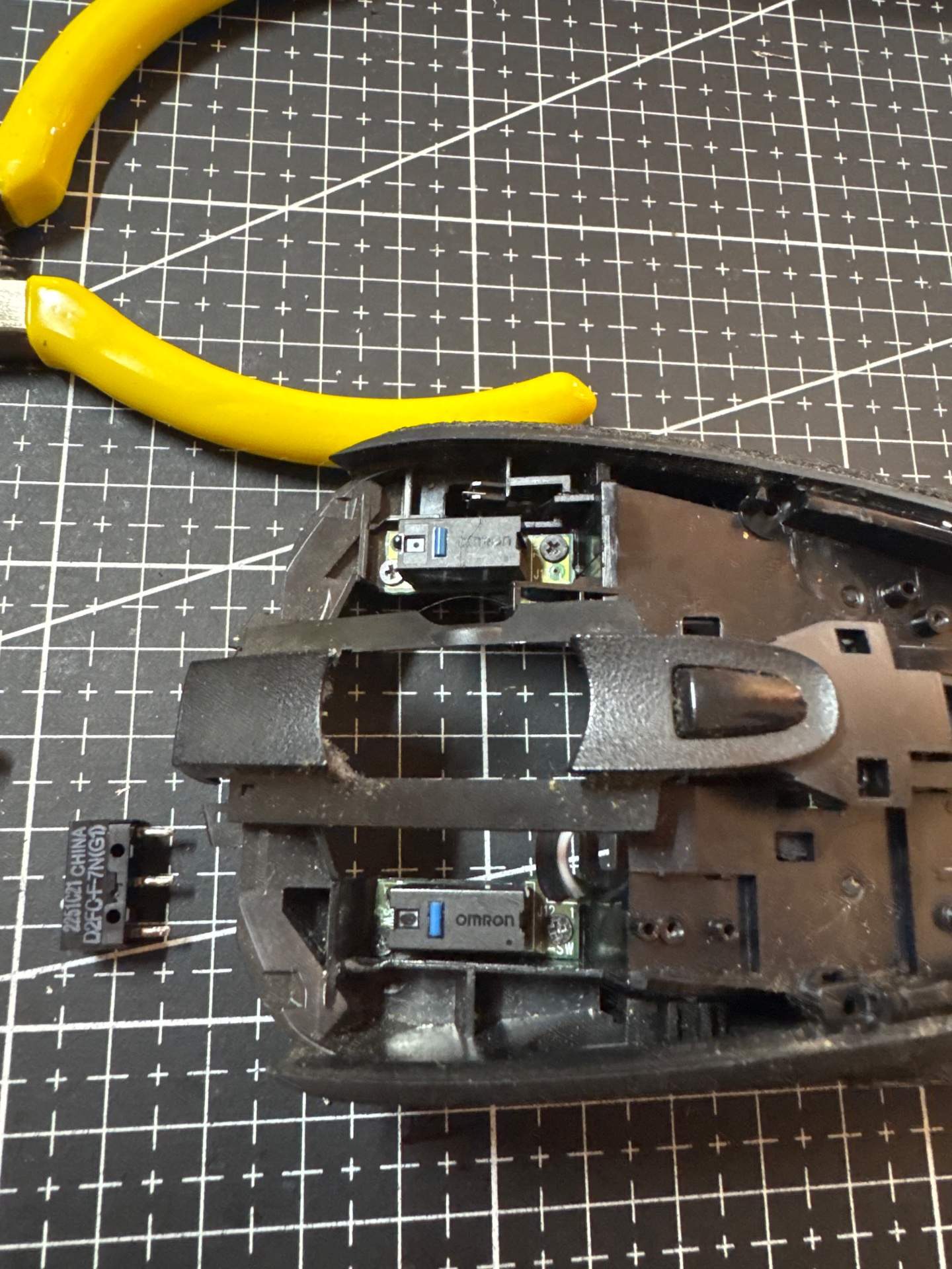 罗技G703 双击+ 更换编码器 实拍图 3