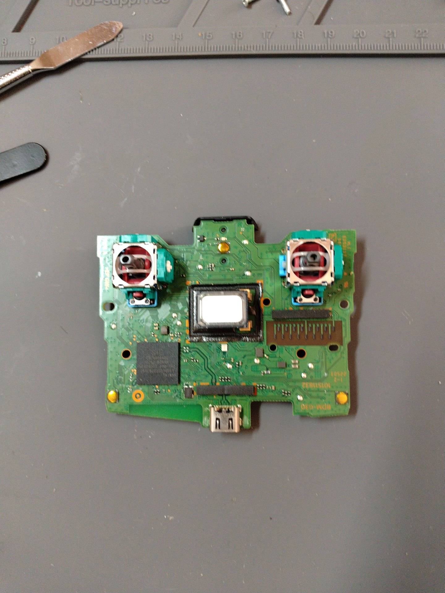 【同城上门】PS5 手柄更换锦富 六代 TMR摇杆 实拍图