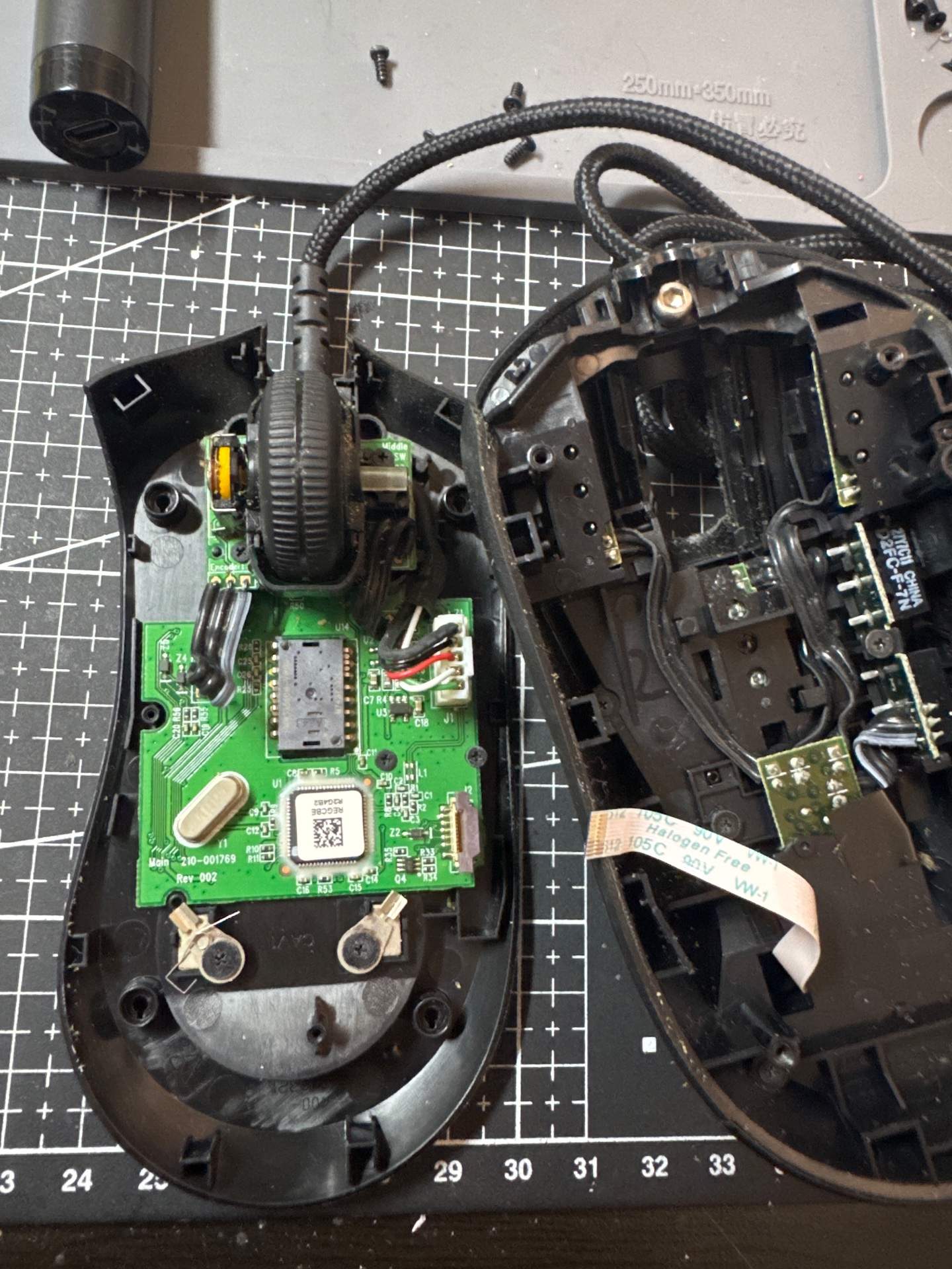 罗技G403滚轮上下乱窜，经过检查是编码器损坏，更换编码器 实拍图