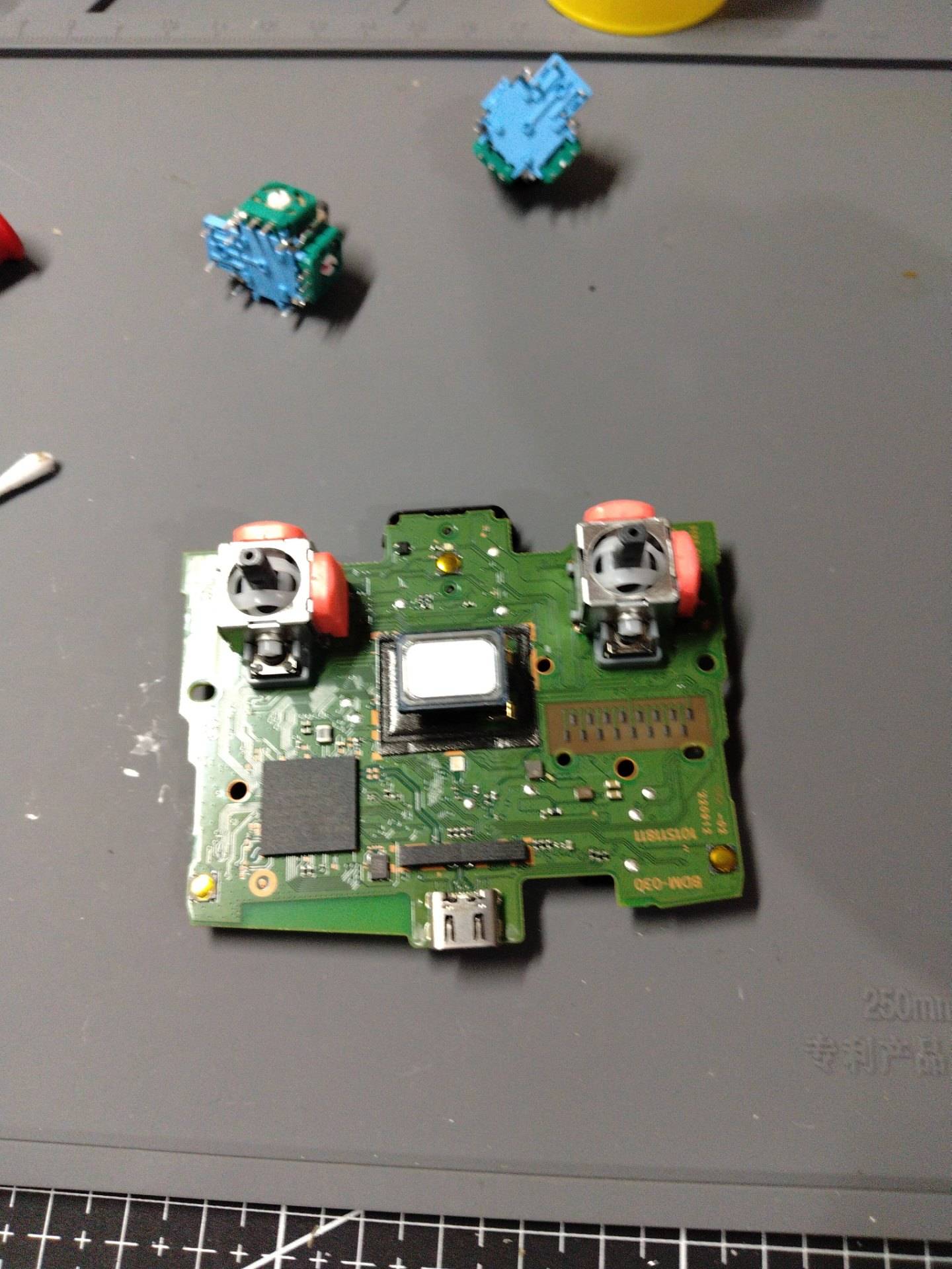 PS5+XSX+XBOX 三个手柄更换六代 TMR摇杆 （赠送外壳清洁） 实拍图
