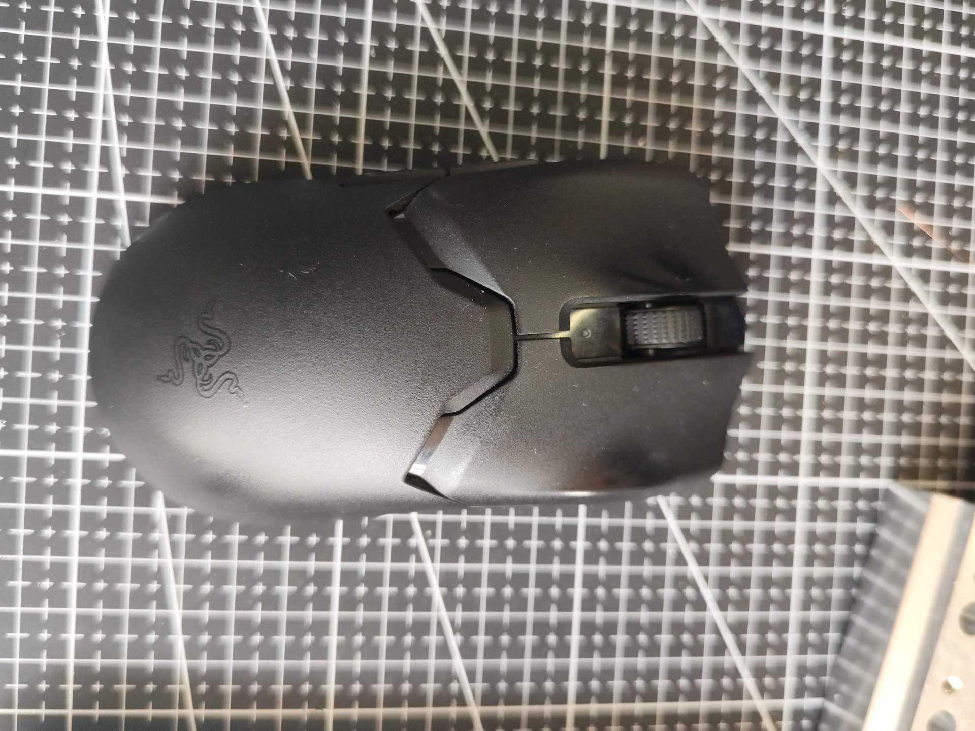 雷蛇毒蝰 V2 更换滚轮编码器 实拍图