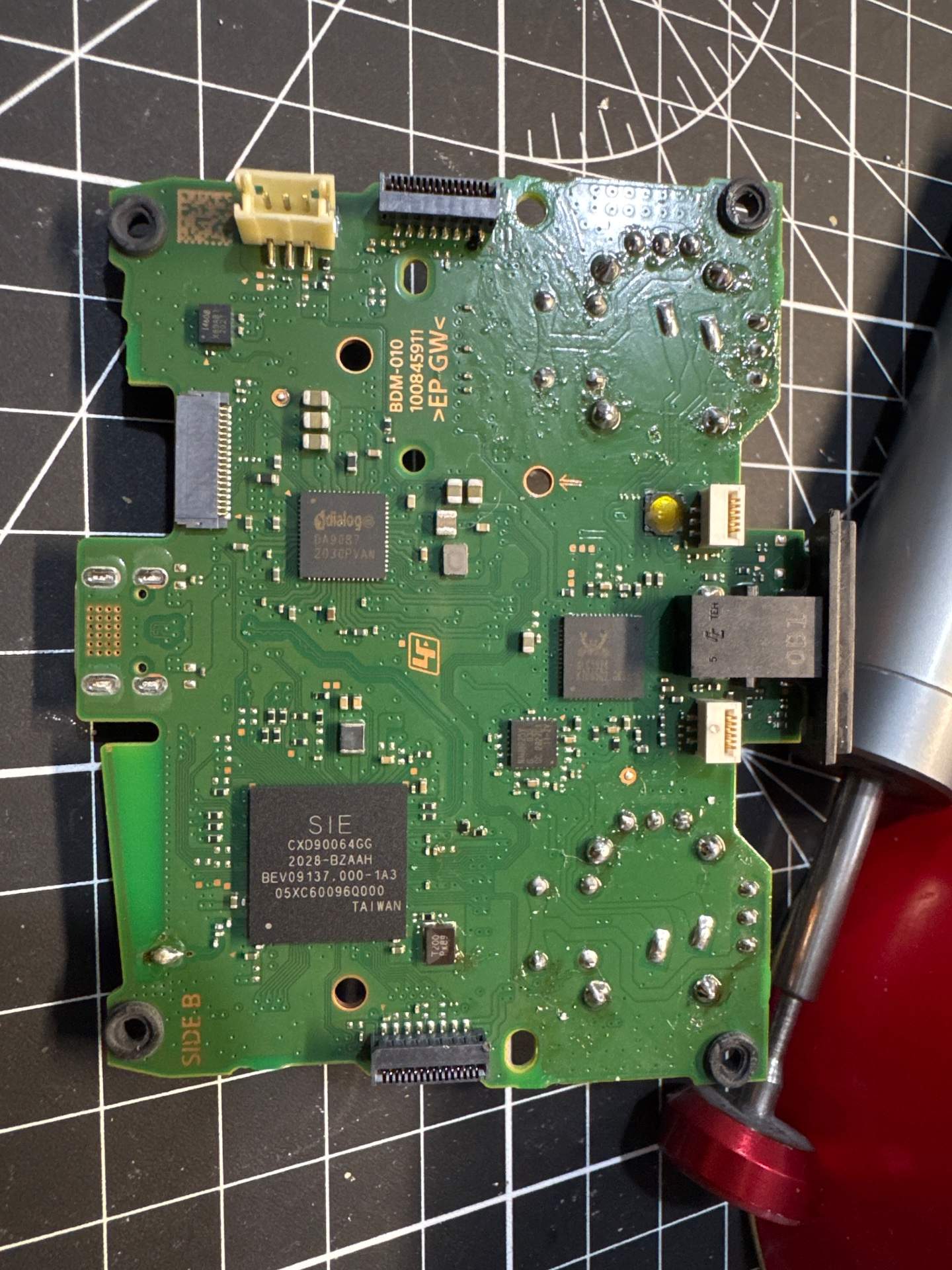 雷蛇V3更换滚轮编码器同时检查ps5手柄 实拍图