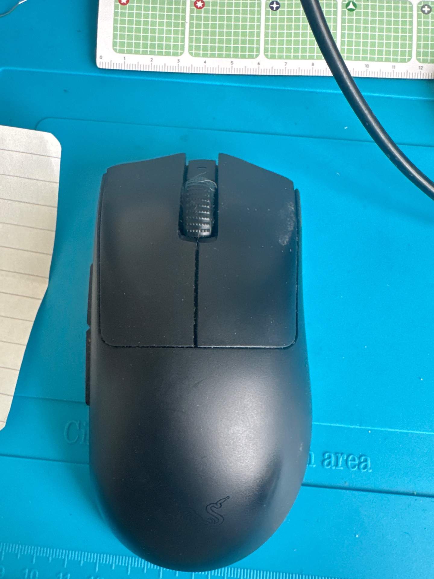 毒蝰v3pro左右移动的时候会断触。但是摁键正常。经过检查是微动损坏，更换全新原装微动 实拍图