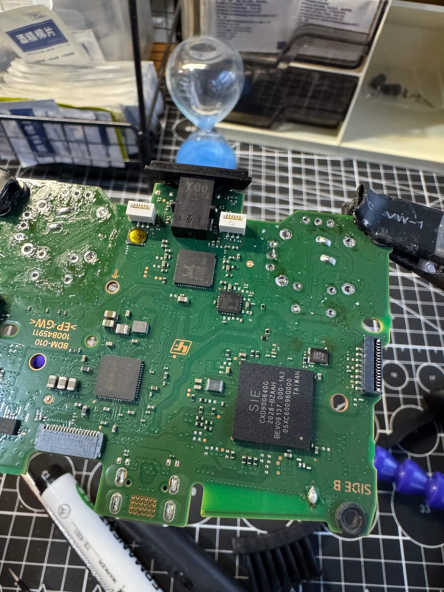 雷蛇V3更换滚轮编码器同时检查ps5手柄 实拍图