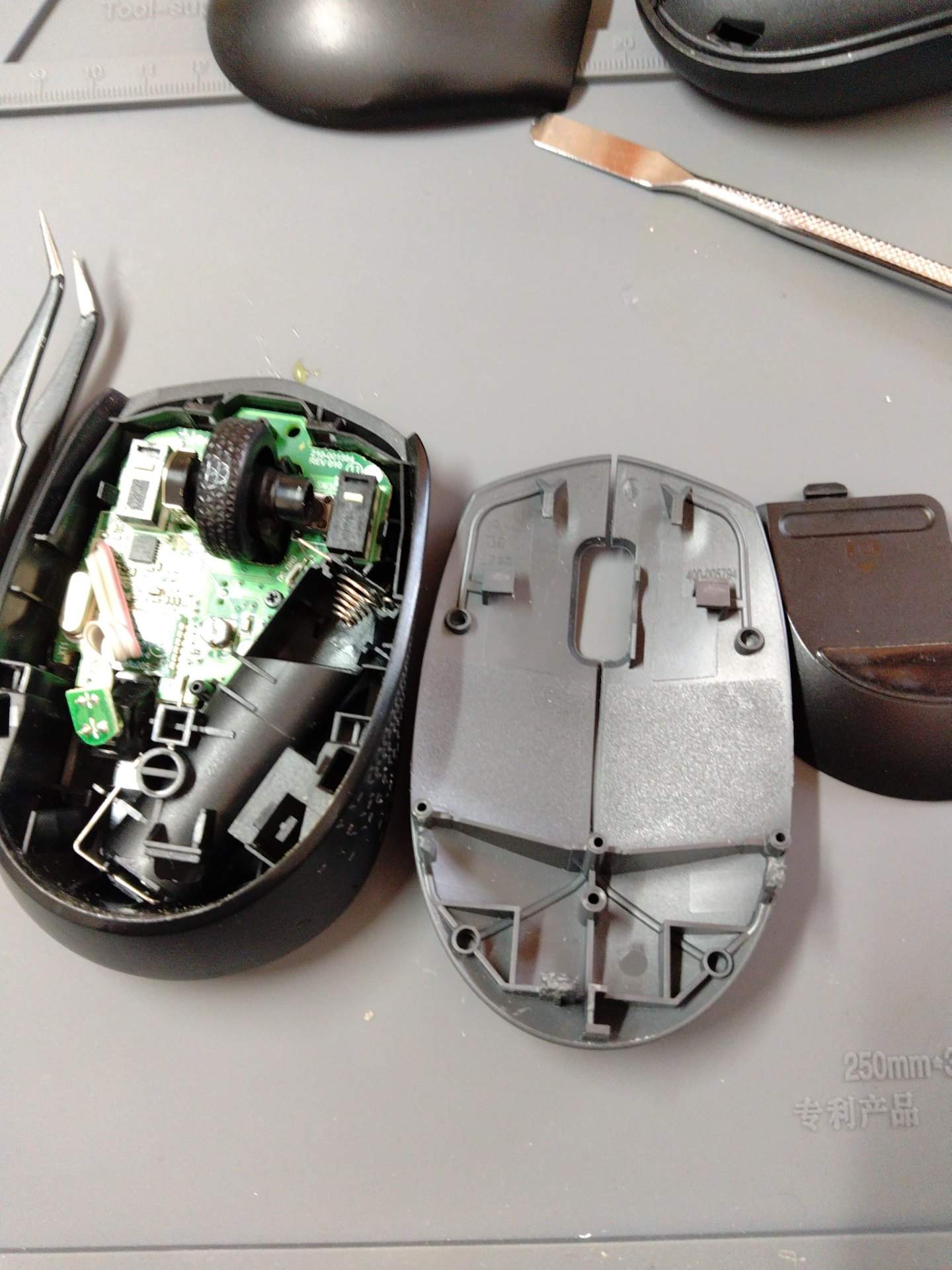 罗技G304和M170一起更换编码器 实拍图
