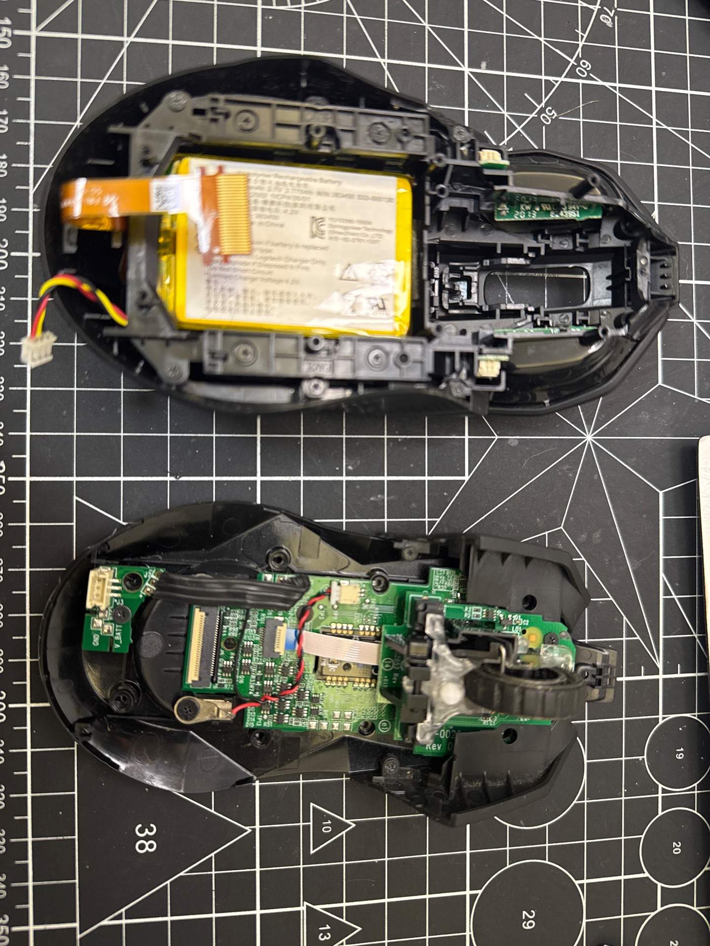 罗技 G903 Hero 左键连击晃动，内部有声音，不知道是啥，然后需要清洁 实拍图