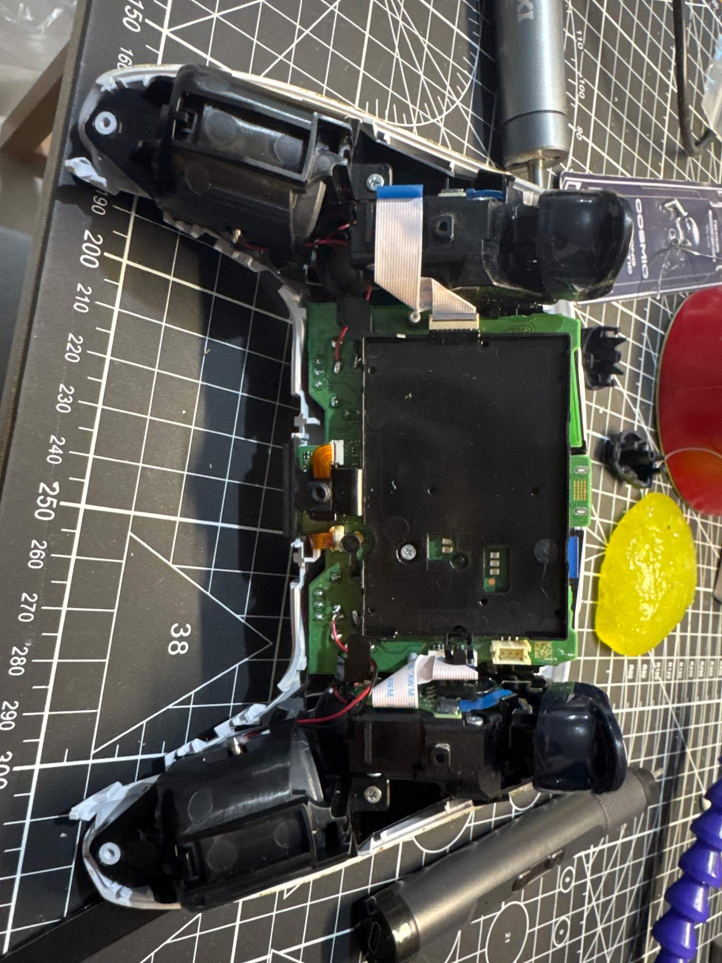 Ps5手柄更换左右六代摇杆 实拍图