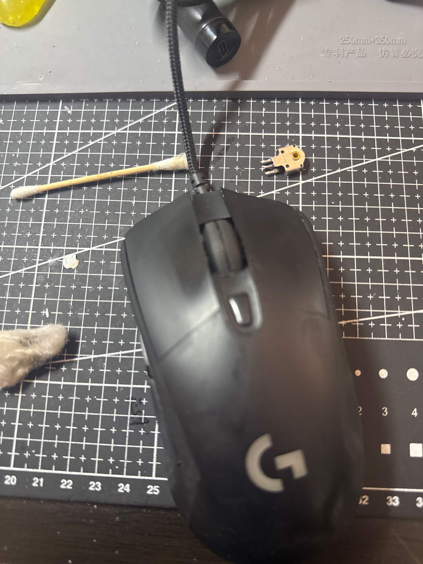 罗技G403滚轮上下乱窜，经过检查是编码器损坏，更换编码器 实拍图 3