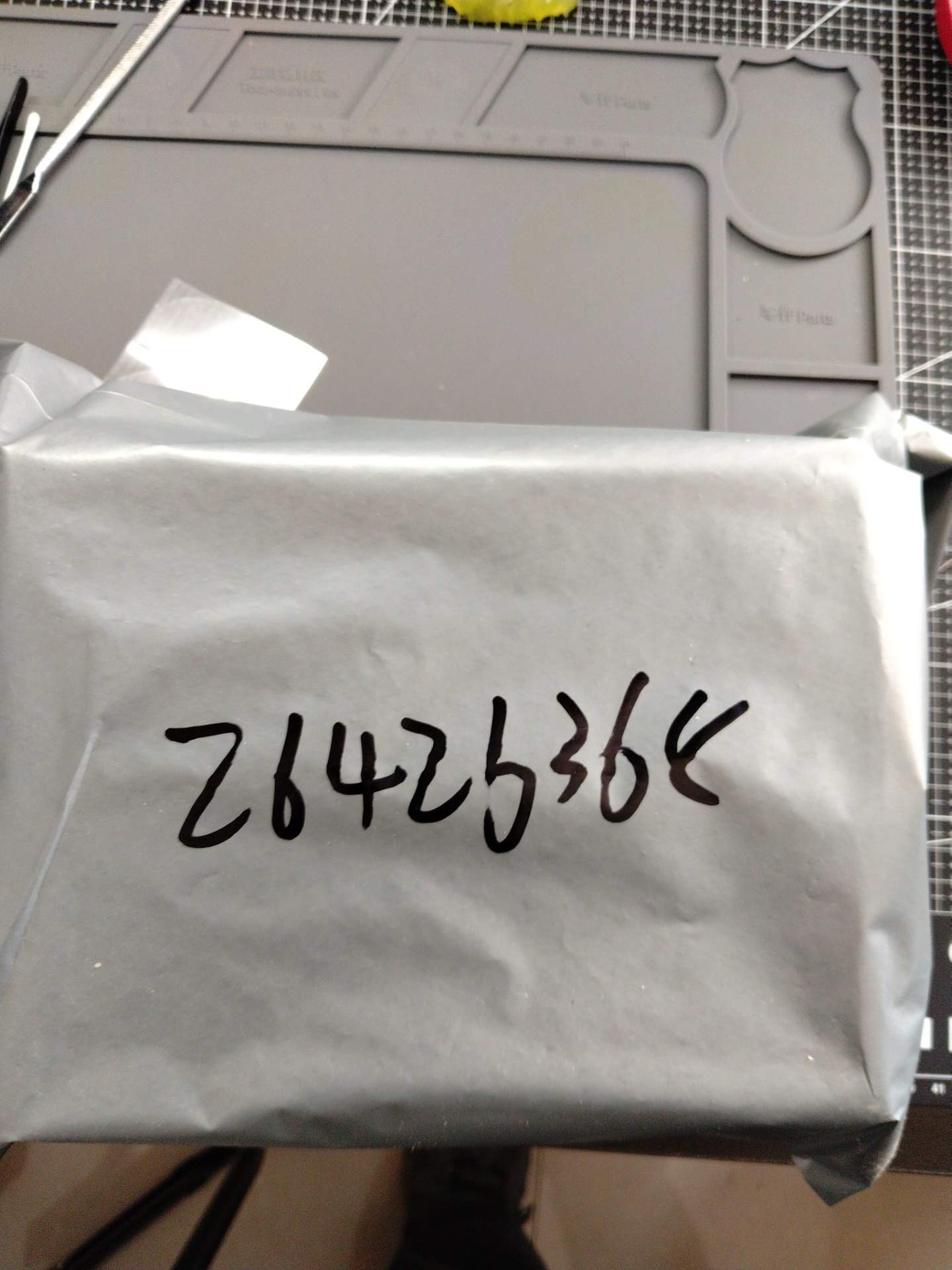 青海西宁客户罗技GPW2更换粉色外壳和两个侧键以及滚轮编码器 实拍图 1